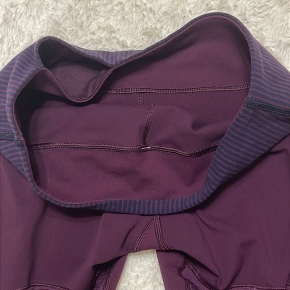 Lululemon capris, size 4 good‎ used condition B1 - Picture 3 of 9